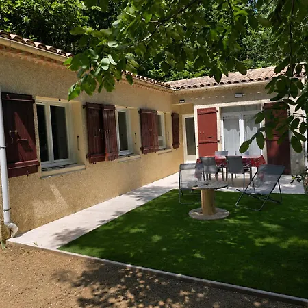 Les Hauts De Meyras